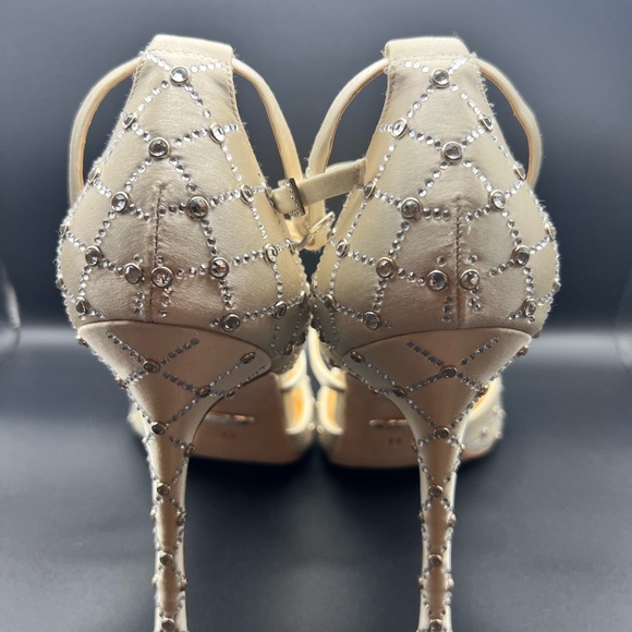 Badgley Mischka Strappy Cream Heels with Silver Accents Size 11 Women’s - Picture 10 of 14